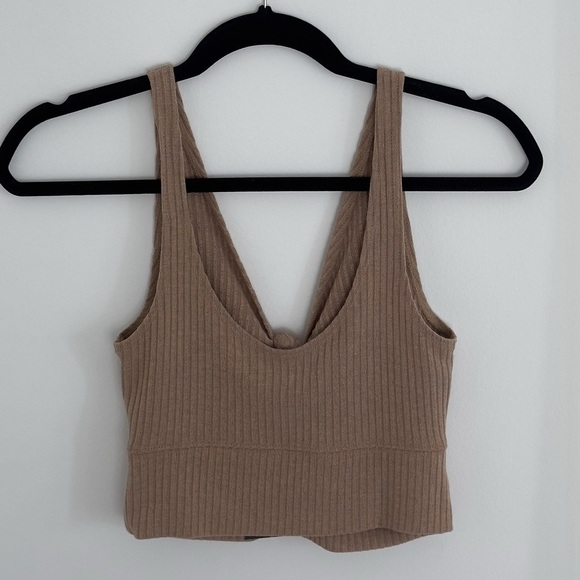 NWT Abercrombie & Fitch S bow cropped tank tan - Picture 2 of 4
